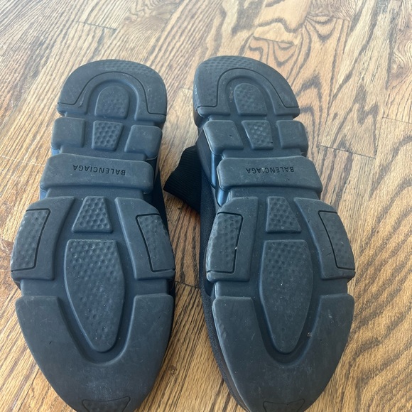 Balenciaga Men’s Speed Sneaker - Picture 4 of 4